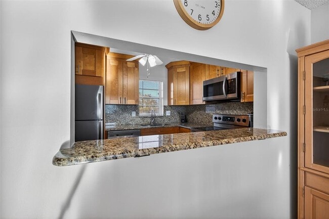 Building Photo - 7625 Sun Island Dr S