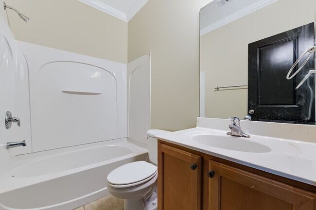 Building Photo - 5716 Pine Oak Dr, Norcross, GA 30092