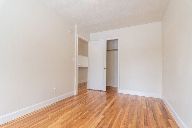 Building Photo - 3424 NE 79th Ave