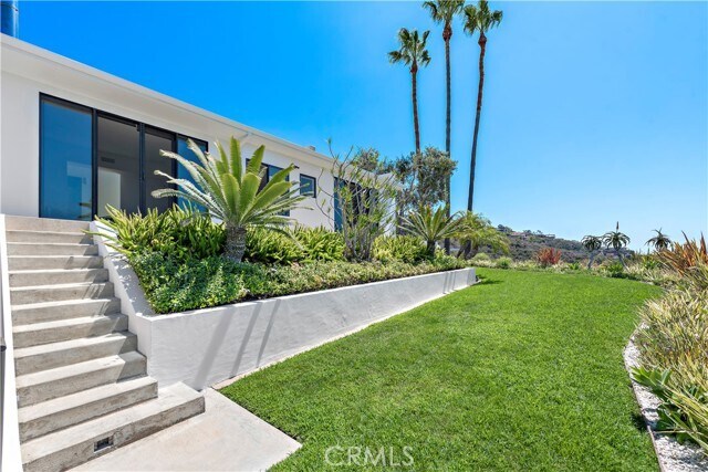 Building Photo - 940 Summit Dr