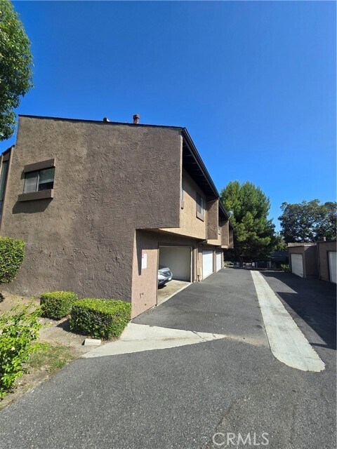Building Photo - 2288 Loma Alta Dr