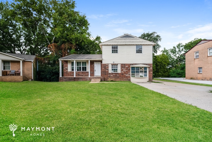 Primary Photo - 324 Eulala Cir