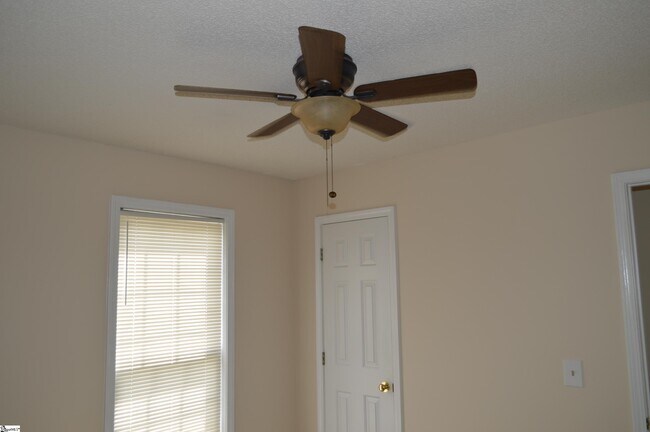 Building Photo - 201 Durham Dr