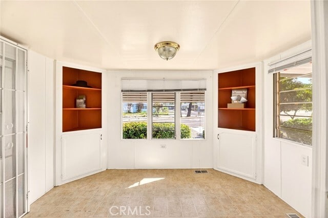 Building Photo - 893 S Palm Ave