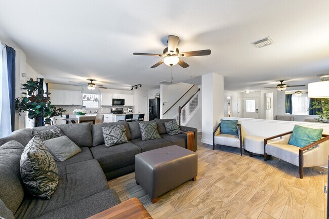 Building Photo - 2651 Skyview Shadows Ct