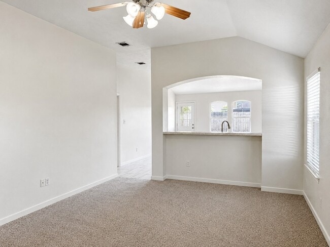 Building Photo - 1711 Dixon Ln