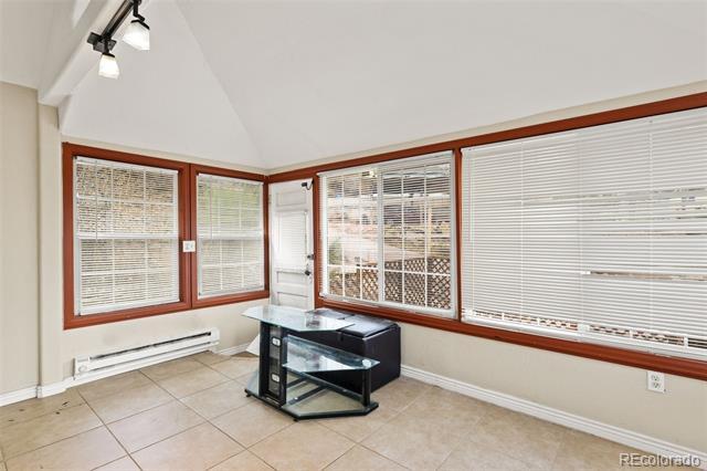 Building Photo - 811 Shoshone Pl