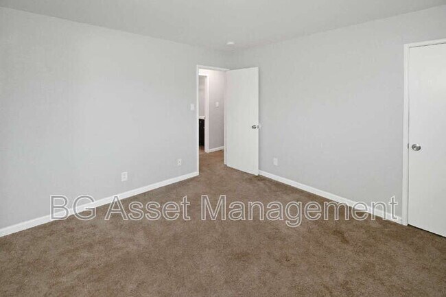 Building Photo - 419 San Marco St