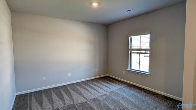 Building Photo - 207 Shangrila Wy