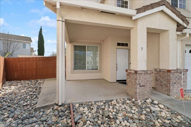 Building Photo - 7 Pewter Ct