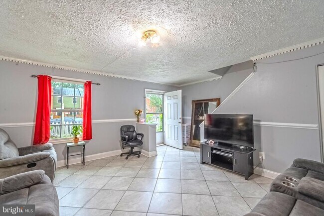 Building Photo - 9832 Buckner Rd