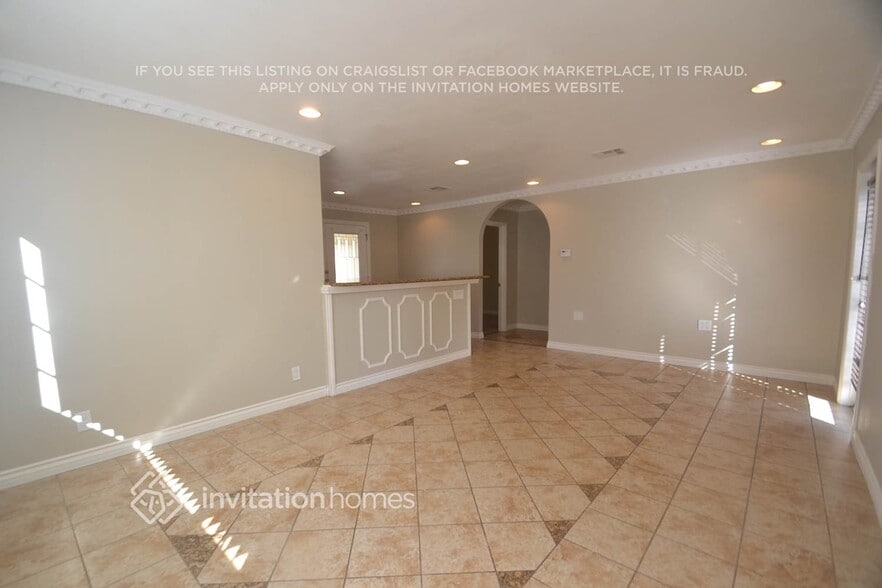 Building Photo - 10846 Archway Dr