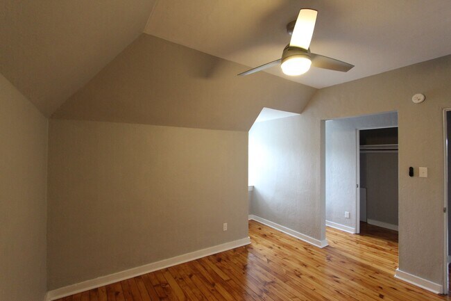 Building Photo - 6024 Jackson St