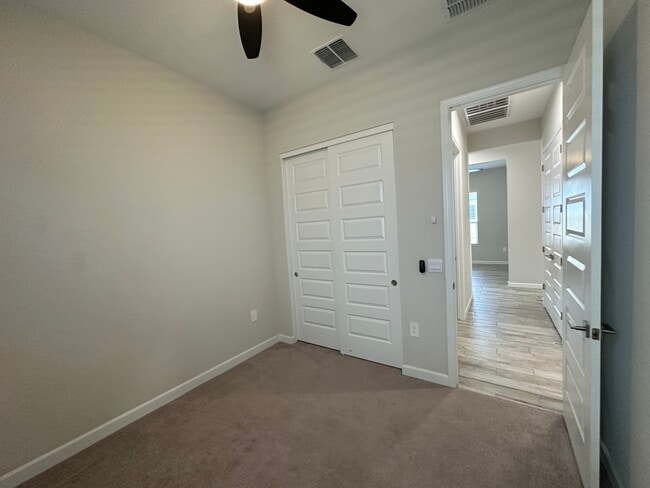 Building Photo - 10319 W Harmony Ln
