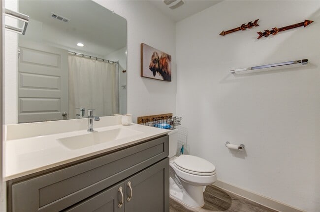 Building Photo - 403 Rain Water Ln