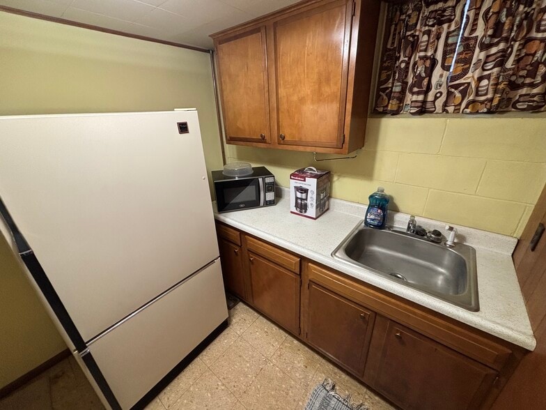 Building Photo - 13936 2 Mile Rd NE