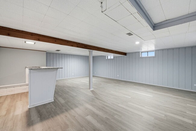 Building Photo - 152 Crestwood Dr
