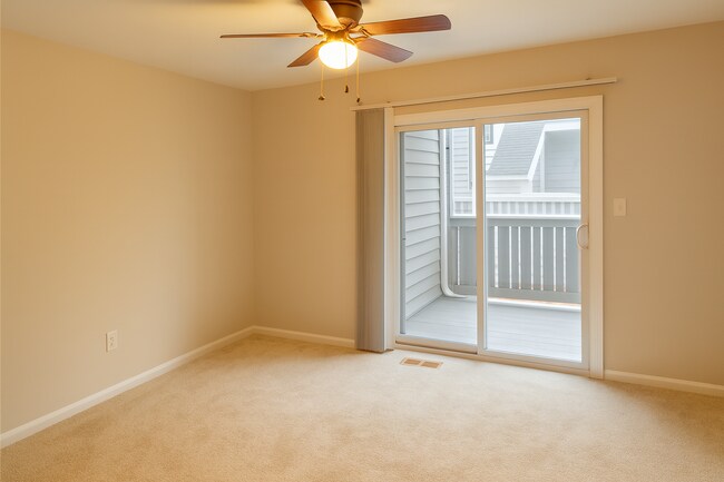 Building Photo - 2425 Loran Ct