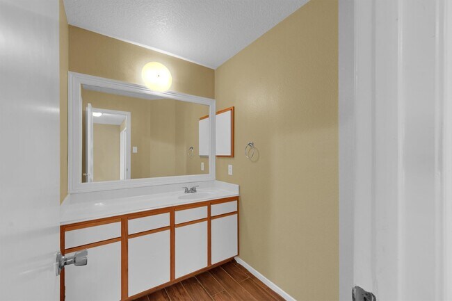 Building Photo - 1119 Mossy Branch St