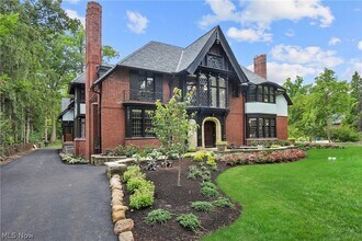 Building Photo - 2970 Fairmount Blvd