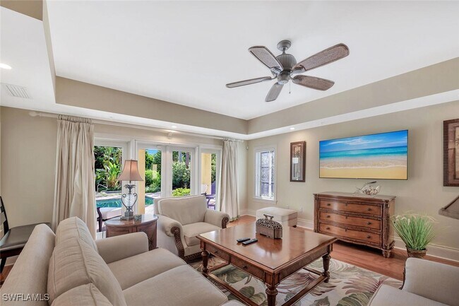 Building Photo - 325 3rd St S