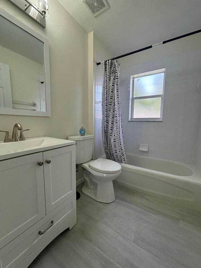 Building Photo - 2109 SE Trillo St