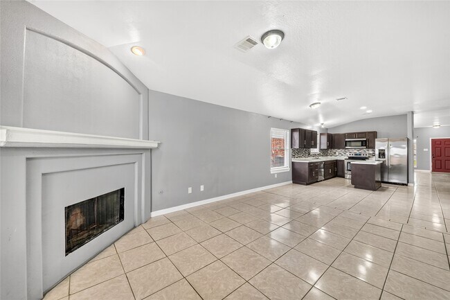 Building Photo - 10515 Evergreen St