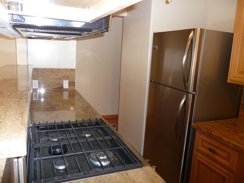 Building Photo - 538 N Spaulding Ave