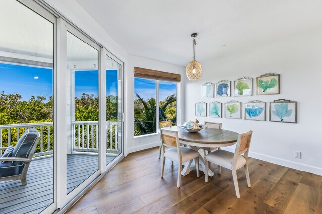 Building Photo - 786 Beach View Dr