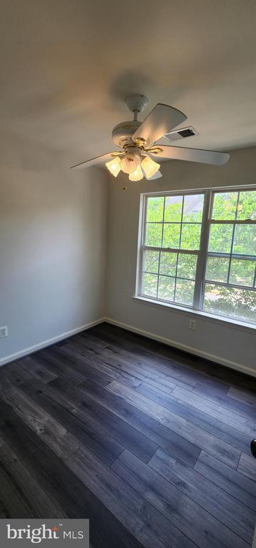 Building Photo - 45512 Lakemont Square