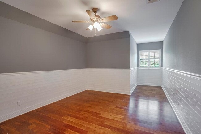 Building Photo - 10200 Treasure Island Dr