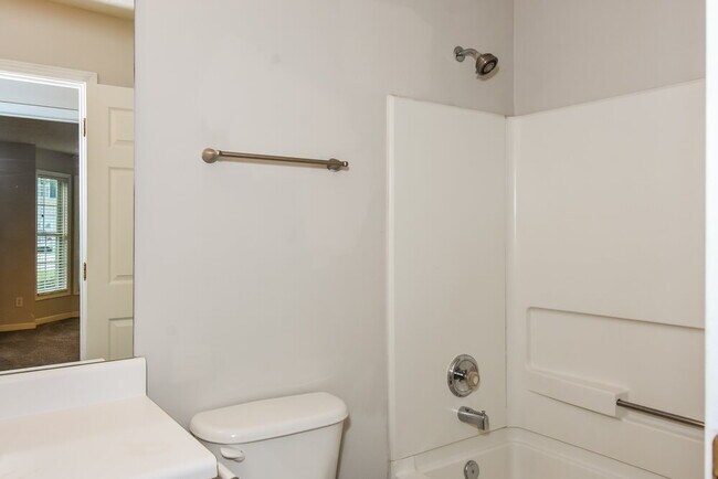Building Photo - 2585 Fairmont Park Ct