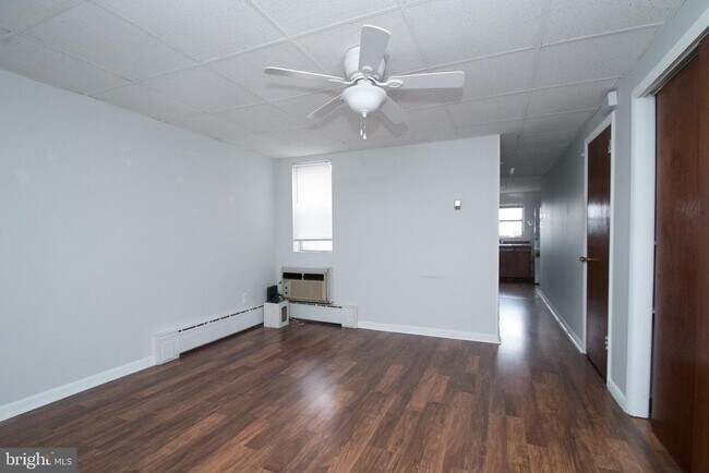 Building Photo - 1154 S 11th St