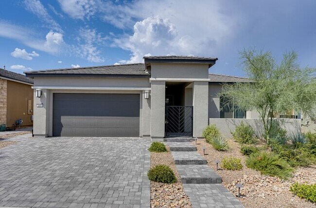 Building Photo - BEAUTIFULLY FULLY FURNISHED 4 BEDROOM 3.5 BATH HOME IN 89138