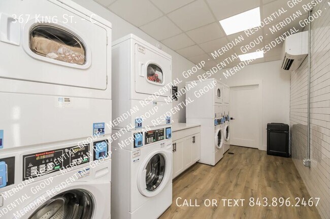 Building Photo - 367 King St