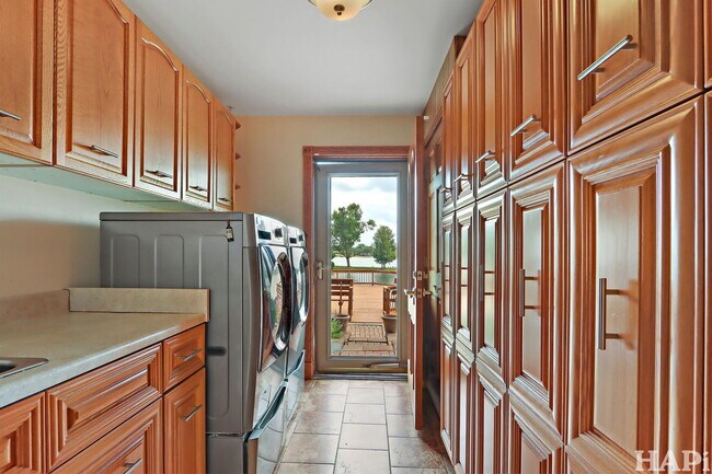 Building Photo - 58 Watergate Dr