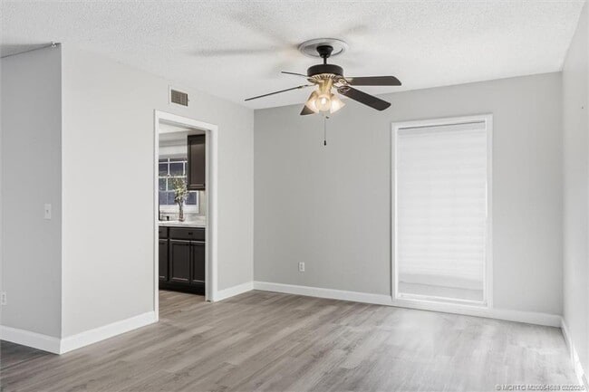 Building Photo - 2195 43rd Ave