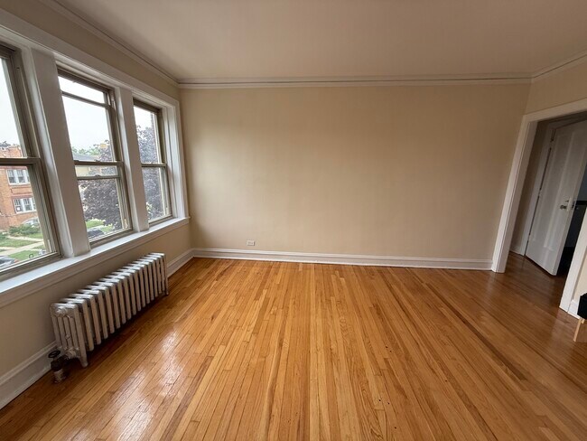 Building Photo - 2111 Grove Ave