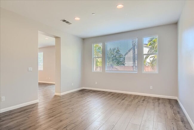 Building Photo - Gorgeous 4 Bd/4.5 Ba + Loft Home in 4S Ranch!!!