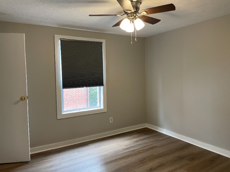 Building Photo - 90 E 8th Ave