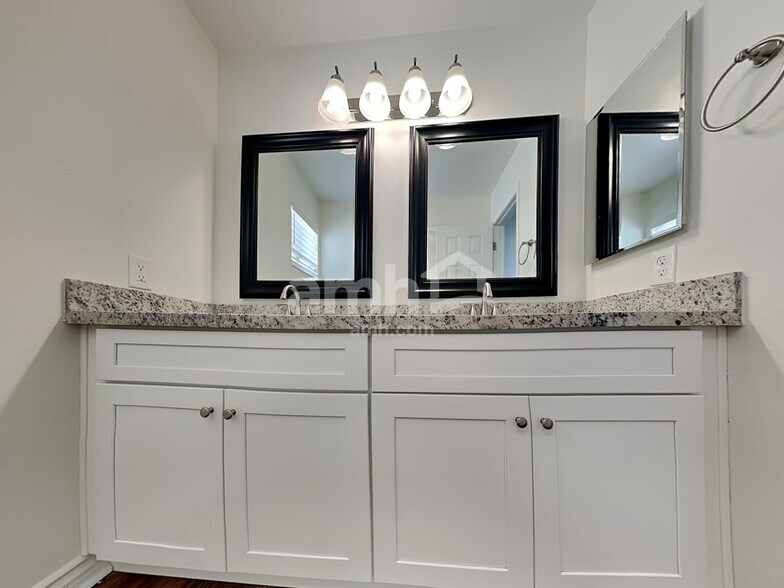 Building Photo - 7901 Rustic Canyon Ct