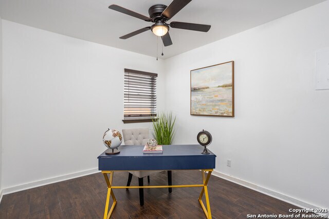 Building Photo - 1015 Cerro Alto Dr