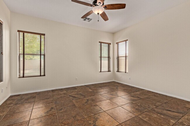 Building Photo - 3 Bedroom with Den in Chandler