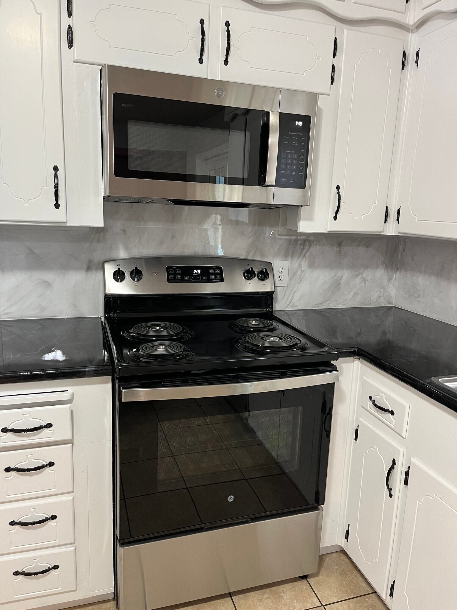 Building Photo - 4711 Lois Ln