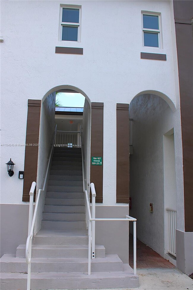 Building Photo - 4435 SW 160th Ave