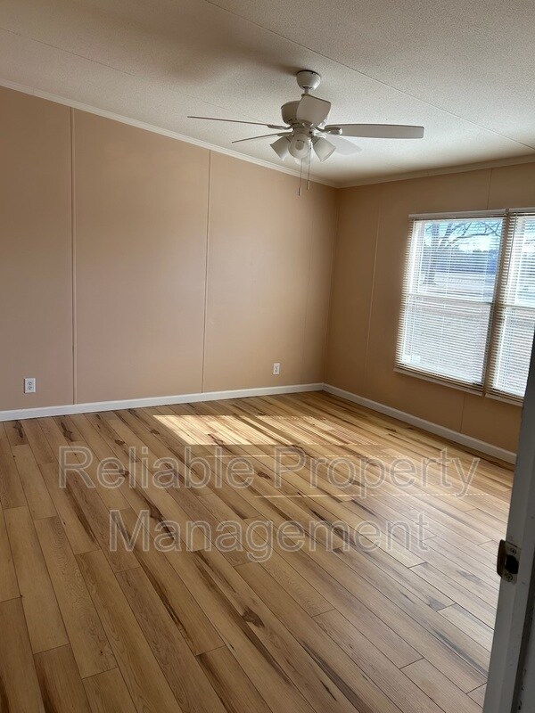 Building Photo - 1916 NC-210