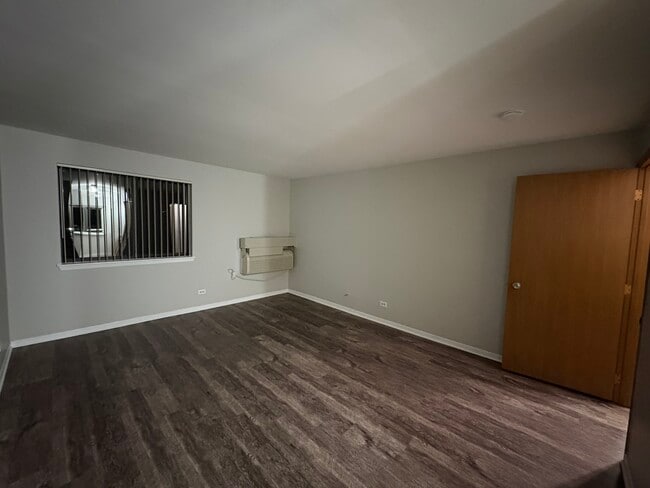 Building Photo - 33720 N Royal Oak Ln