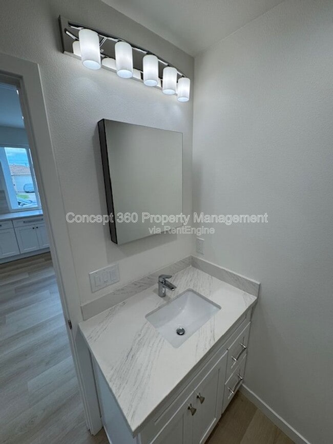 Building Photo - 6168 Briercrest Ave