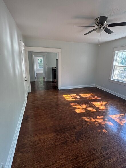 Building Photo - 1333 Castlewood Ave