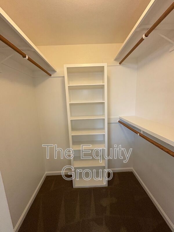 Building Photo - 5503 W Sweet Dr